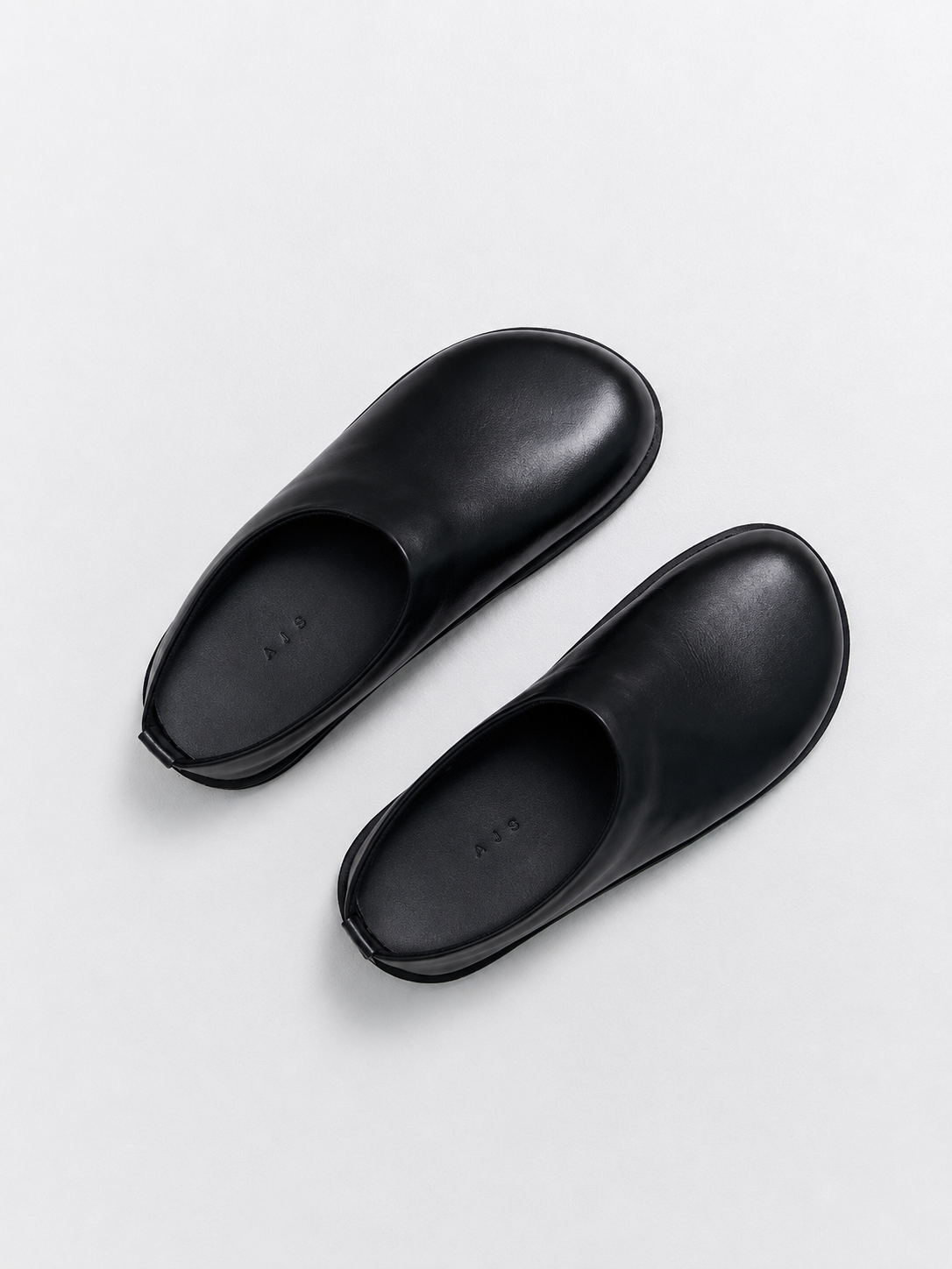 LEATHER MULE BLACK